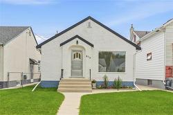 615 Garfield ST  Winnipeg, MB R3G 2M3