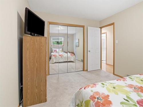 192 Pulberry St, Winnipeg, MB - Indoor Photo Showing Bedroom