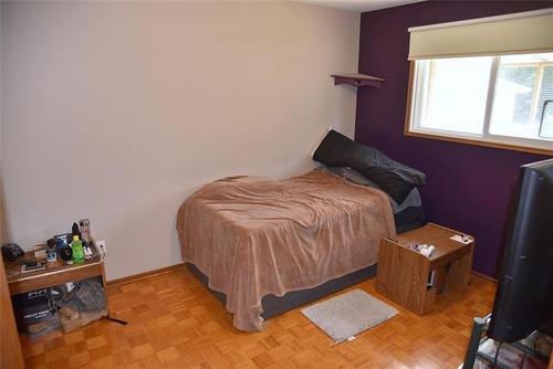 86 Mutchmor Cl, Winnipeg, MB - Indoor Photo Showing Bedroom