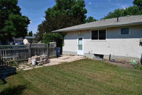 86 Mutchmor Cl, Winnipeg, MB - Outdoor