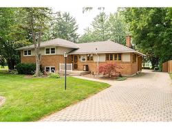 15 Detroit Drive Chatham, ON N7M 2M2