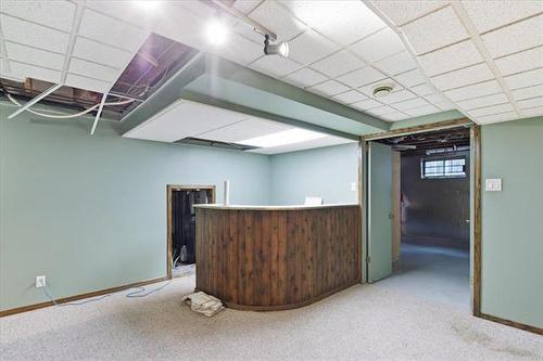520 Christie Rd, Winnipeg, MB - Indoor