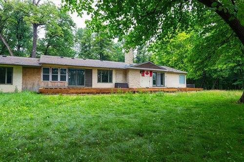 520 Christie Rd, Winnipeg, MB - Outdoor