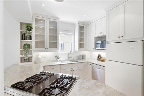 476 Ash St, Winnipeg, MB - Indoor Photo Showing Kitchen