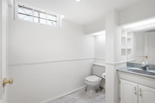476 Ash St, Winnipeg, MB - Indoor Photo Showing Bathroom