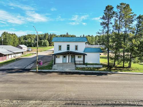 102 2 Avenue, Winfield, AB 