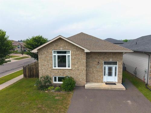 461 LONGBOW Street  Thunder Bay, ON P7G 0A5