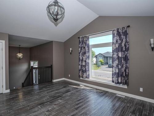 461 Longbow Street, Thunder Bay, ON - Indoor Photo Showing Other Room