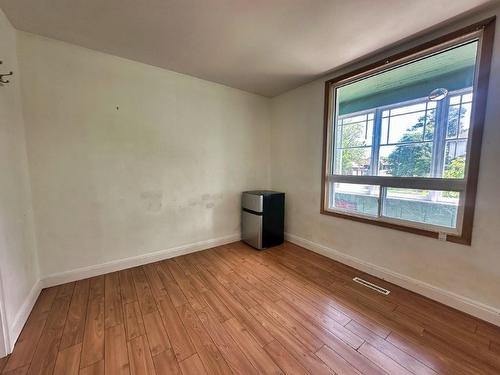 241 Syndicate Ave N, Thunder Bay, ON - Indoor Photo Showing Other Room