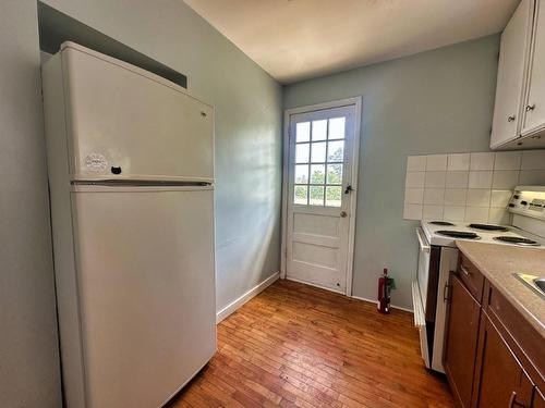 241 Syndicate Ave N, Thunder Bay, ON - Indoor Photo Showing Kitchen