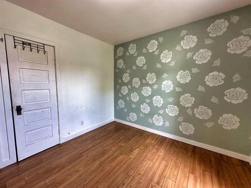 241 Syndicate Ave N, Thunder Bay, ON - Indoor Photo Showing Other Room