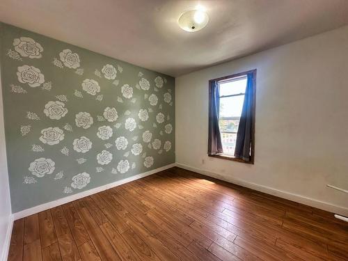 241 Syndicate Ave N, Thunder Bay, ON - Indoor Photo Showing Other Room
