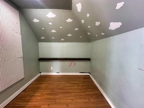 241 Syndicate Ave N, Thunder Bay, ON - Indoor Photo Showing Other Room