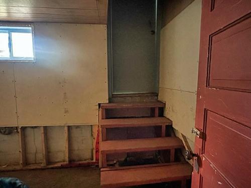 241 Syndicate Ave N, Thunder Bay, ON - Indoor Photo Showing Other Room