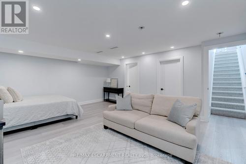 296 Kent Crescent, Burlington, ON - Indoor Photo Showing Other Room