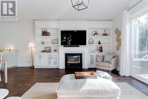296 Kent Crescent, Burlington, ON - Indoor Photo Showing Living Room With Fireplace