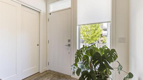 206 Echo Ridge, Kelowna, BC - Indoor Photo Showing Other Room