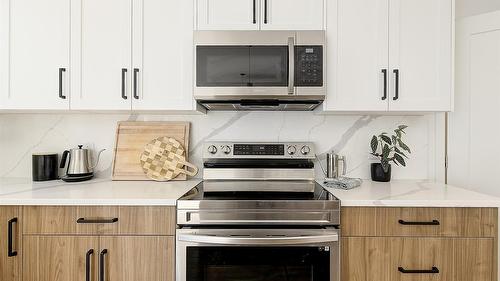 206 Echo Ridge, Kelowna, BC - Indoor Photo Showing Kitchen