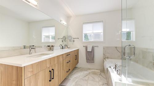 206 Echo Ridge, Kelowna, BC - Indoor Photo Showing Bathroom
