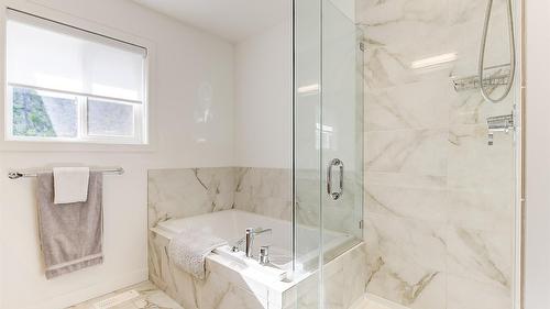 206 Echo Ridge, Kelowna, BC - Indoor Photo Showing Bathroom