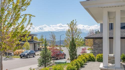 206 Echo Ridge, Kelowna, BC - Outdoor