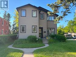 62 SANDERS BOULEVARD Hamilton, ON L8S 3J7