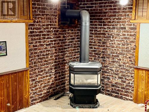 Gas fireplace rec rm - 785 Sandfield Crescent, Cornwall, ON - 
