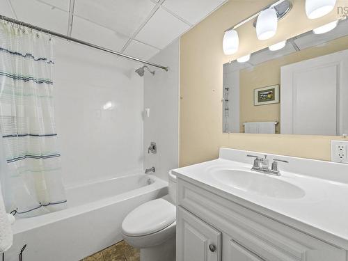 Ph6 5572 North Ridge Road, Halifax, NS - Indoor Photo Showing Bathroom
