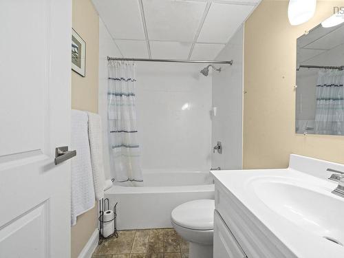 Ph6 5572 North Ridge Road, Halifax, NS - Indoor Photo Showing Bathroom