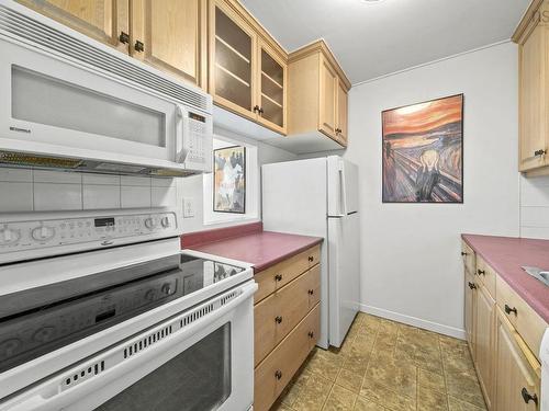 Ph6 5572 North Ridge Road, Halifax, NS - Indoor Photo Showing Kitchen