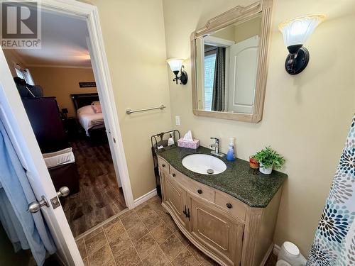 2 Matthews Place, Springdale, NL - Indoor Photo Showing Bathroom