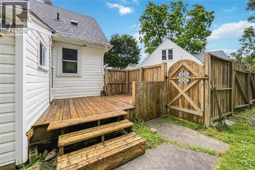 188 Cedar Crescent, Sarnia, ON - Outdoor With Exterior