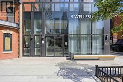 5110 - 8 WELLESLEY STREET E Toronto, ON M4Y 0J5