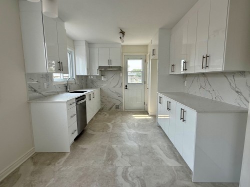 Cuisine - 920 Rue Emerson, Laval (Chomedey), QC - Indoor Photo Showing Kitchen