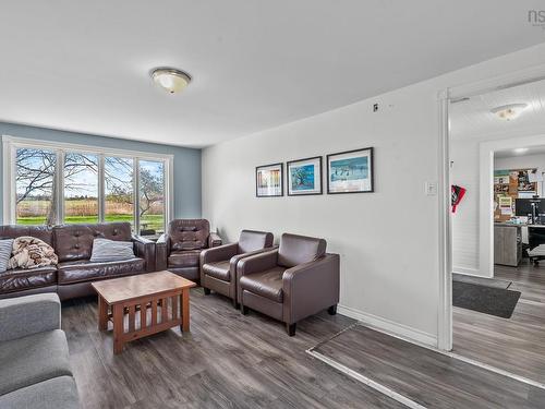 8979 Highway 201, Nictaux, NS - Indoor Photo Showing Living Room