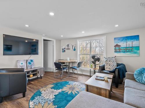 8979 Highway 201, Nictaux, NS - Indoor Photo Showing Living Room