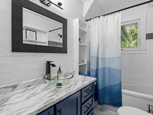 42 Asquith Avenue, Stewiacke, NS - Indoor Photo Showing Bathroom