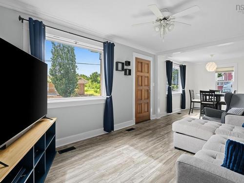 42 Asquith Avenue, Stewiacke, NS - Indoor Photo Showing Living Room