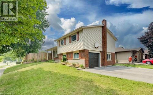 85 Foxhunt Road, Waterloo, ON - Outdoor