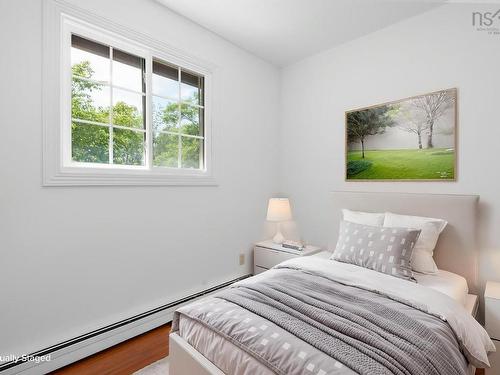 1 Silverside Drive, Waverley, NS - Indoor Photo Showing Bedroom