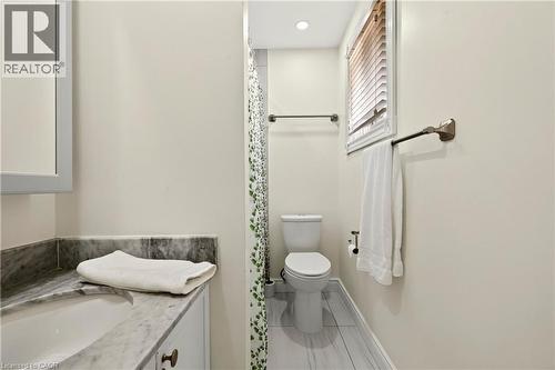 85 Lavina Crescent, Hamilton, ON - Indoor Photo Showing Bathroom