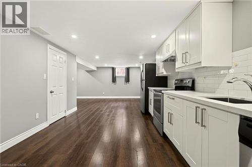 85 Lavina Crescent, Hamilton, ON - Indoor Photo Showing Kitchen