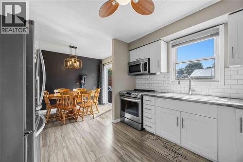 172 Templeton Crescent, St Clair, ON - Indoor Photo Showing Kitchen