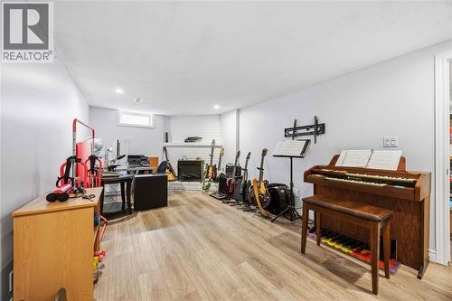 172 Templeton Crescent, St Clair, ON - Indoor With Fireplace