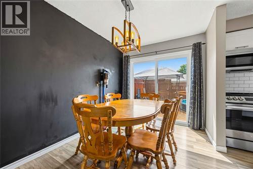 172 Templeton Crescent, St Clair, ON - Indoor Photo Showing Dining Room