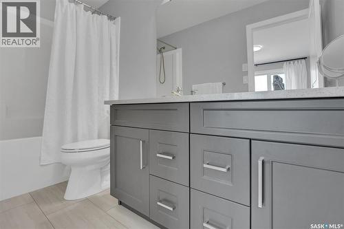 7945 Flax Avenue, Regina, SK - Indoor Photo Showing Bathroom