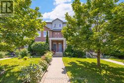 19B HOBDEN PLACE Toronto, ON M9R 3R6