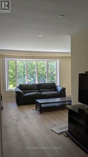 MAIN - 15 BEACHAM CRESCENT , Toronto, Ontario M1T 1M9 4