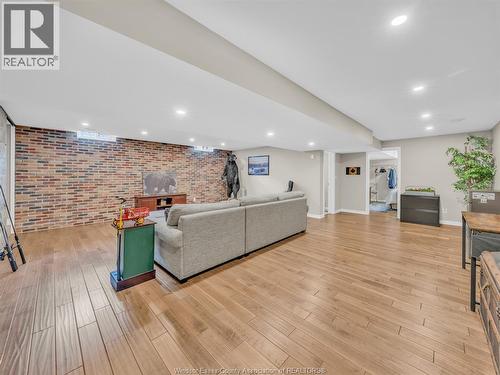 2425 Skinner, Lasalle, ON - Indoor