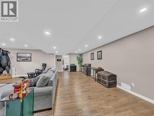 2425 Skinner, Lasalle, ON - Indoor